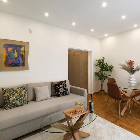 Metro Fix Apartment Atene Esterno foto