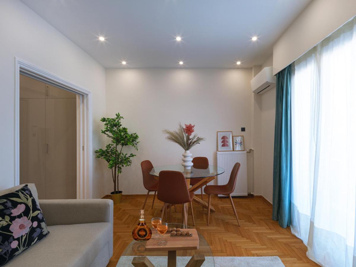 Metro Fix Apartment Atene Esterno foto