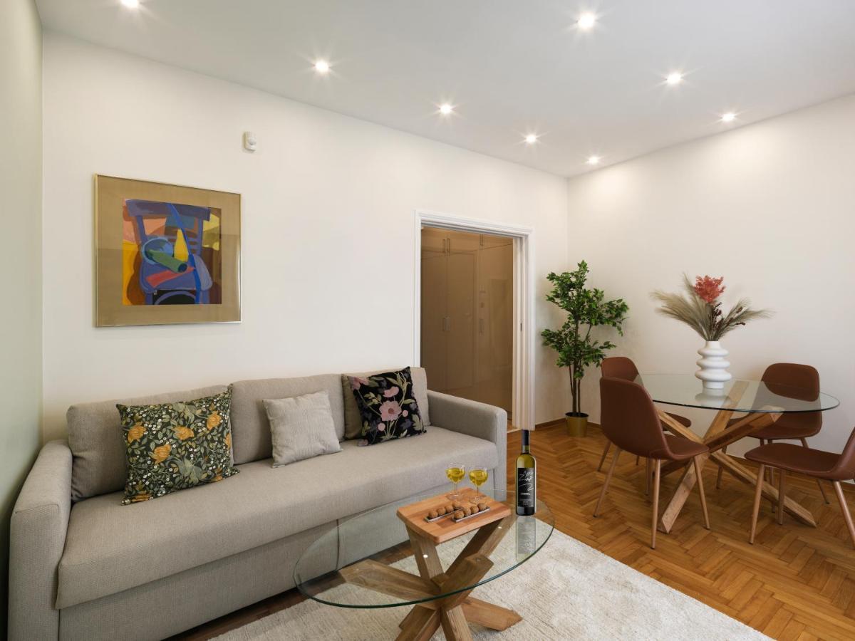 Metro Fix Apartment Atene Esterno foto