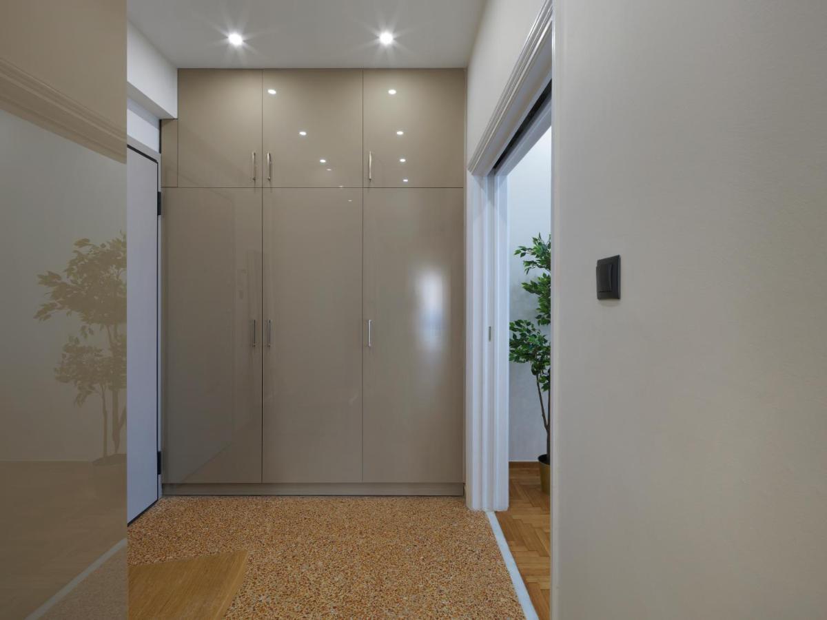 Metro Fix Apartment Atene Esterno foto